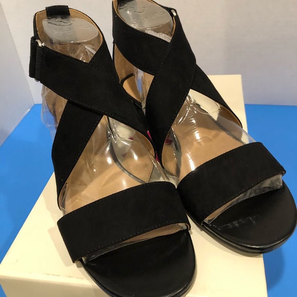 naturalizer adele sandal wide